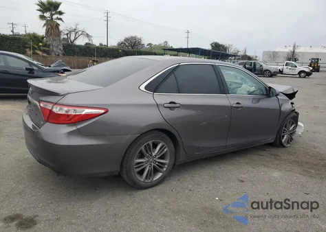 2017 Toyota Camry Se z USA, uszkodzony, nr VIN 4T1BF1FK6HU452086